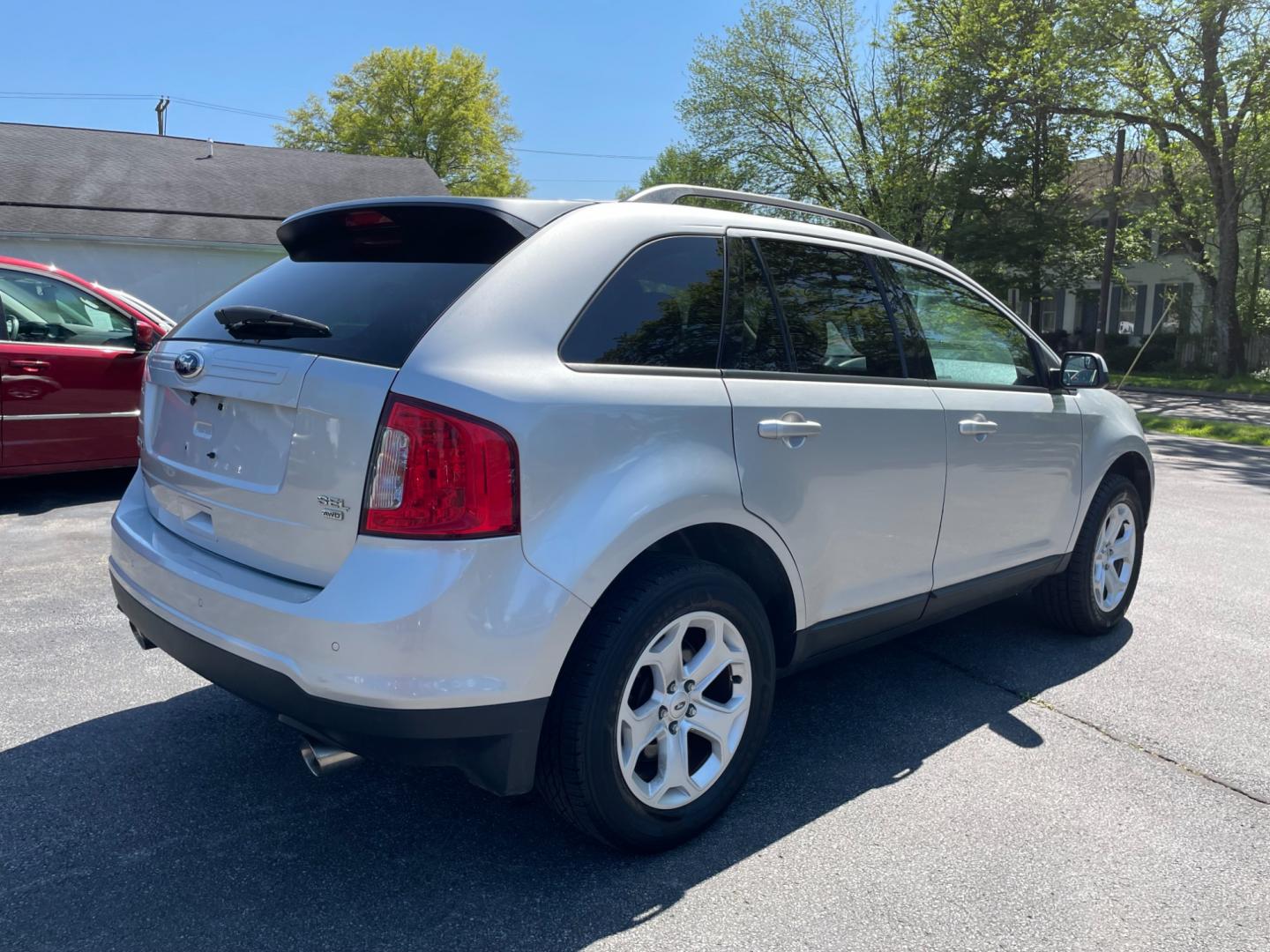 2014 silver Ford Edge SEL AWD (2FMDK4JCXEB) with an 3.5L V6 DOHC 24V engine, 6-Speed Automatic transmission, located at 101 N. Main Street, Muncy, PA, 17756, (570) 546-5462, 41.207691, -76.785942 - Photo#3